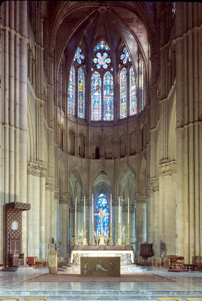 L’attribut alt de cette image est vide, son nom de fichier est IMG669-688x1024.jpg.