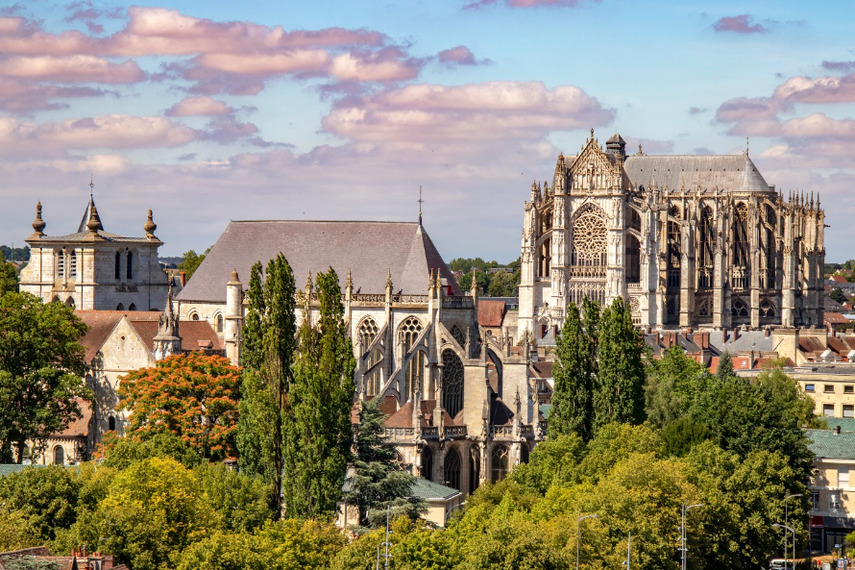 L’attribut alt de cette image est vide, son nom de fichier est une-journee-a-beauvais-et-st-germer-de-fly_p2.jpg.